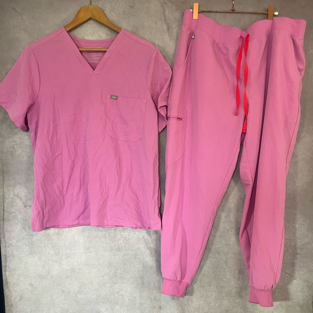 FIGS Technical Collection Pink Scrub Top & Jogger Pants Set Women's XL
